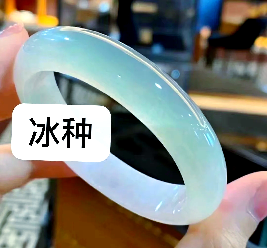 冰种翡翠秒懂百科(冰种翡翠是什么翡翠) 第1张