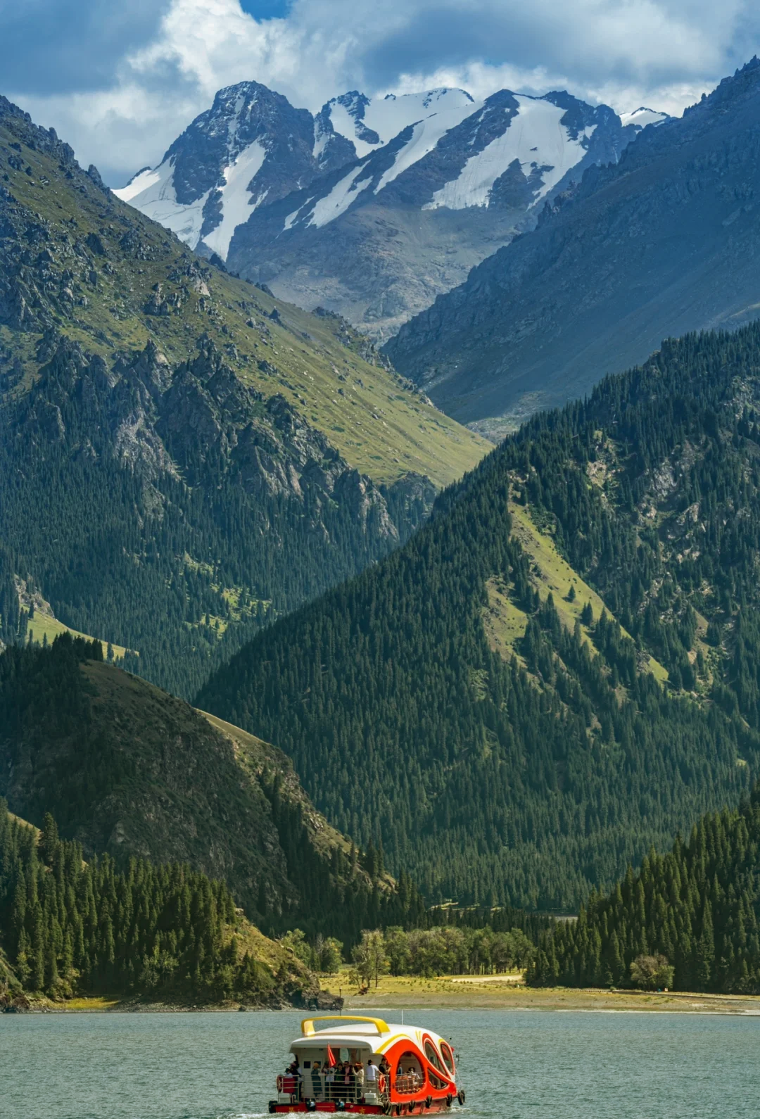 航拍新疆天山天池马牙山
