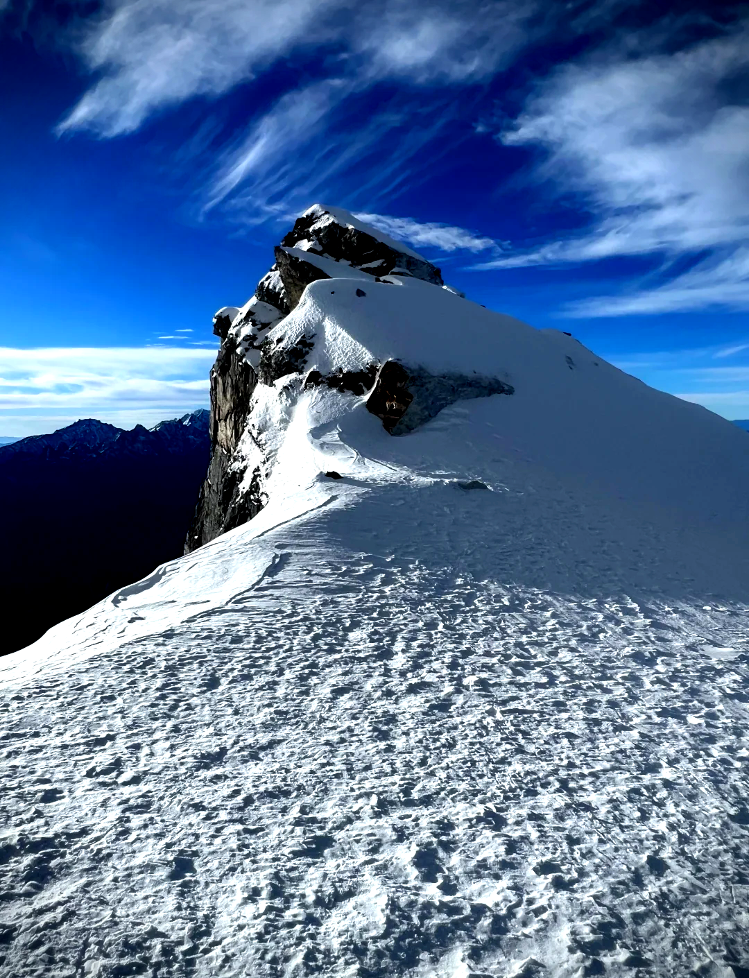 云南哈巴雪山图片