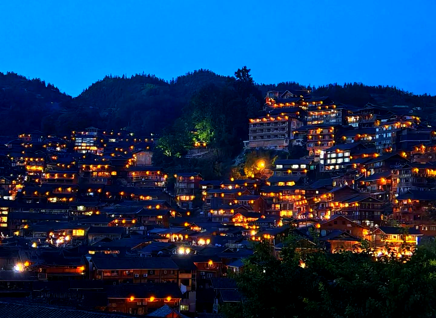 凯里西江千户苗寨夜景图片