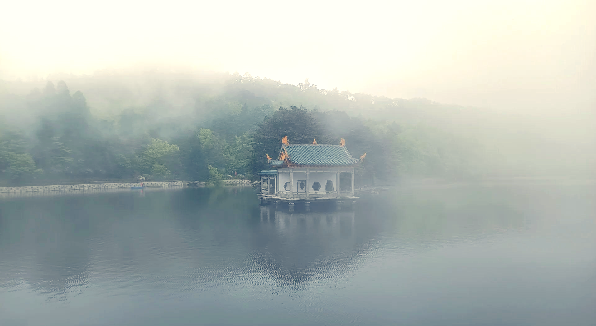 庐山如琴湖简介图片