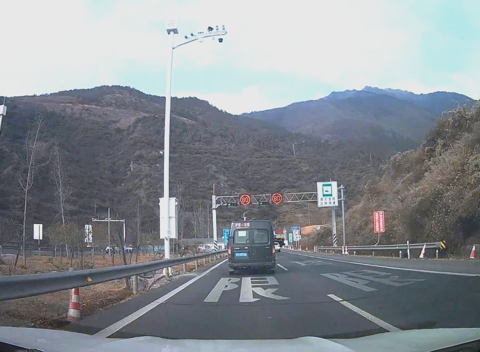 泥巴山隧道路况图片