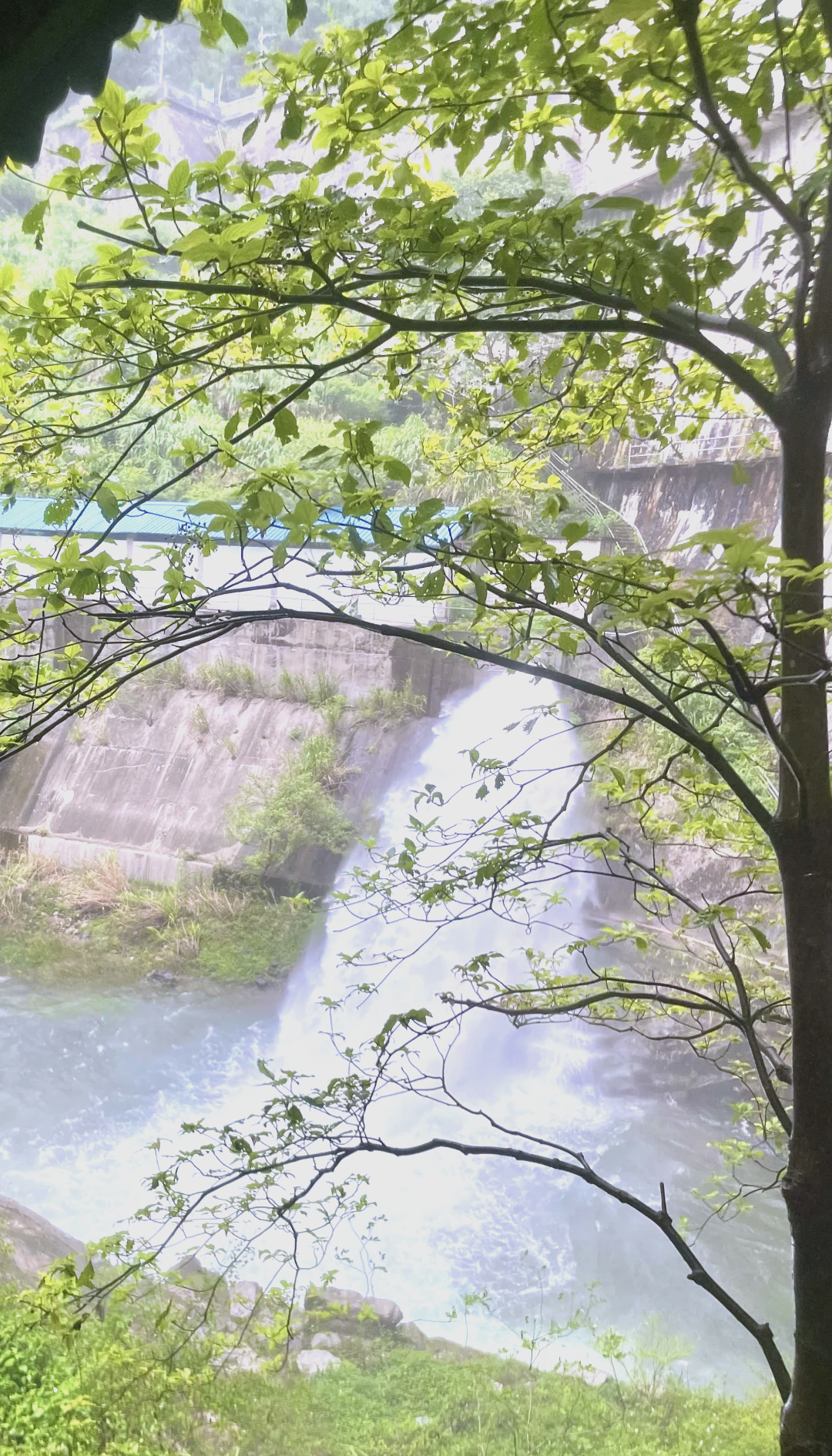 岳阳平江沱龙峡漂流图片